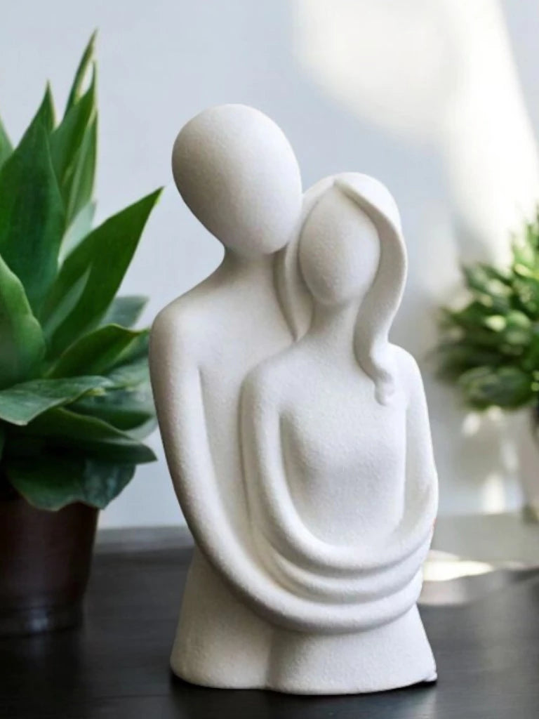 Estátua Decorativa Casal Abraçado -  Decoração Moderna Luxo - Dourada Prata Preta Branca - Estoque limitado